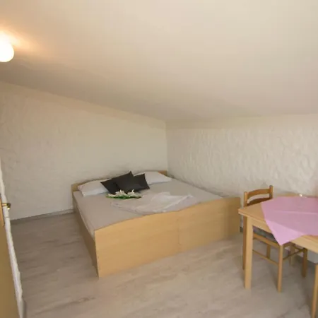 Veronika Apartamento Nin