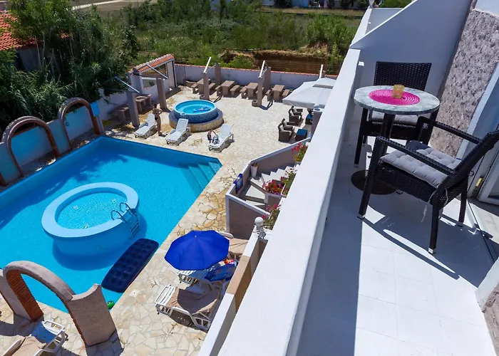 Апартаменты Veronika Нин