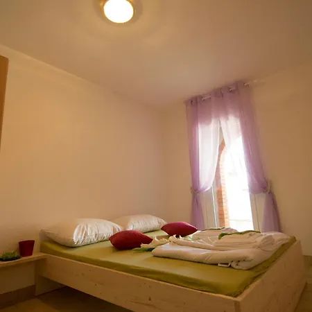 Veronika Apartment Nin