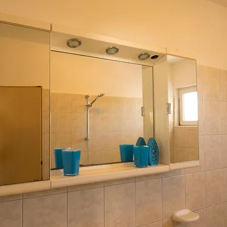 Veronika Apartment *