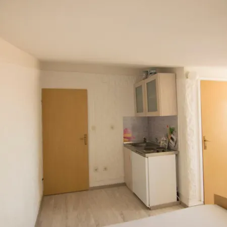 Veronika Apartment Nin