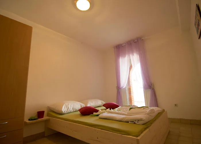 Veronika Apartman Nin