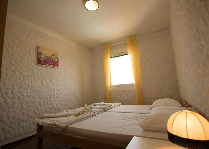 Veronika Apartman Nin