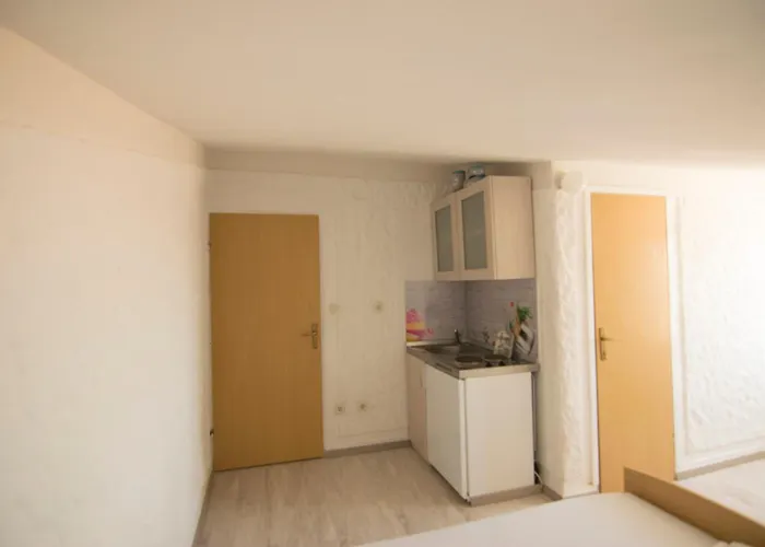 Veronika Apartman Nin